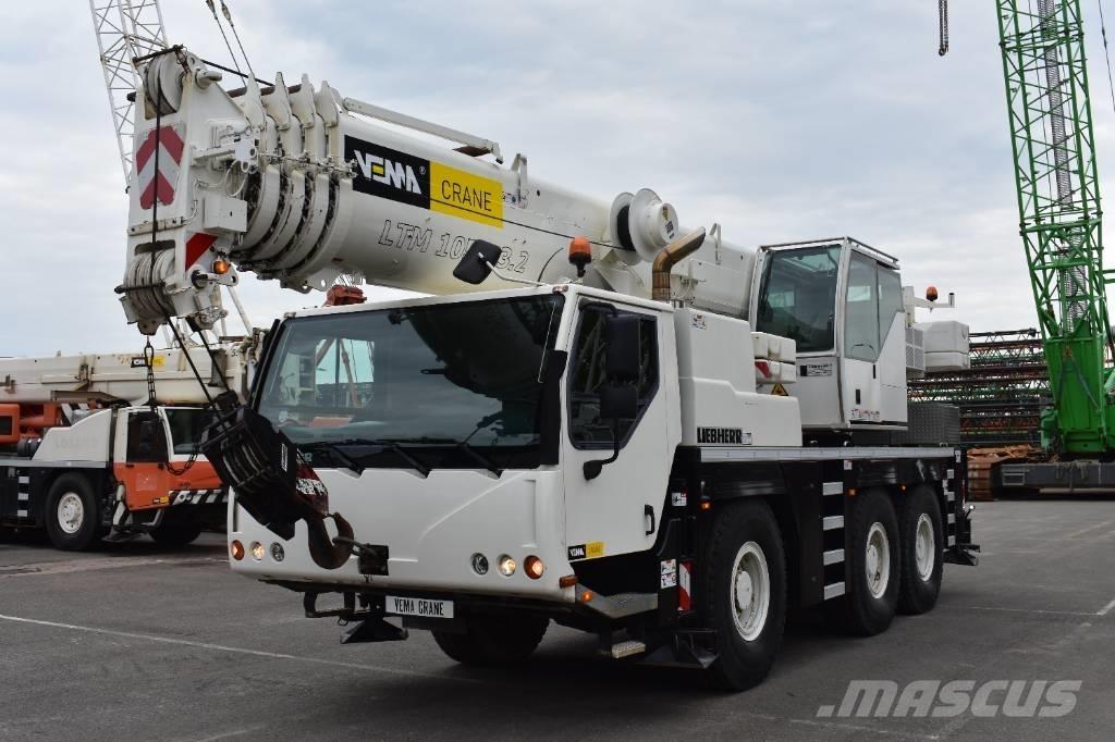 Liebherr LTM1055-3.2 Yol-Arazi Tipi Vinçler (AT)
