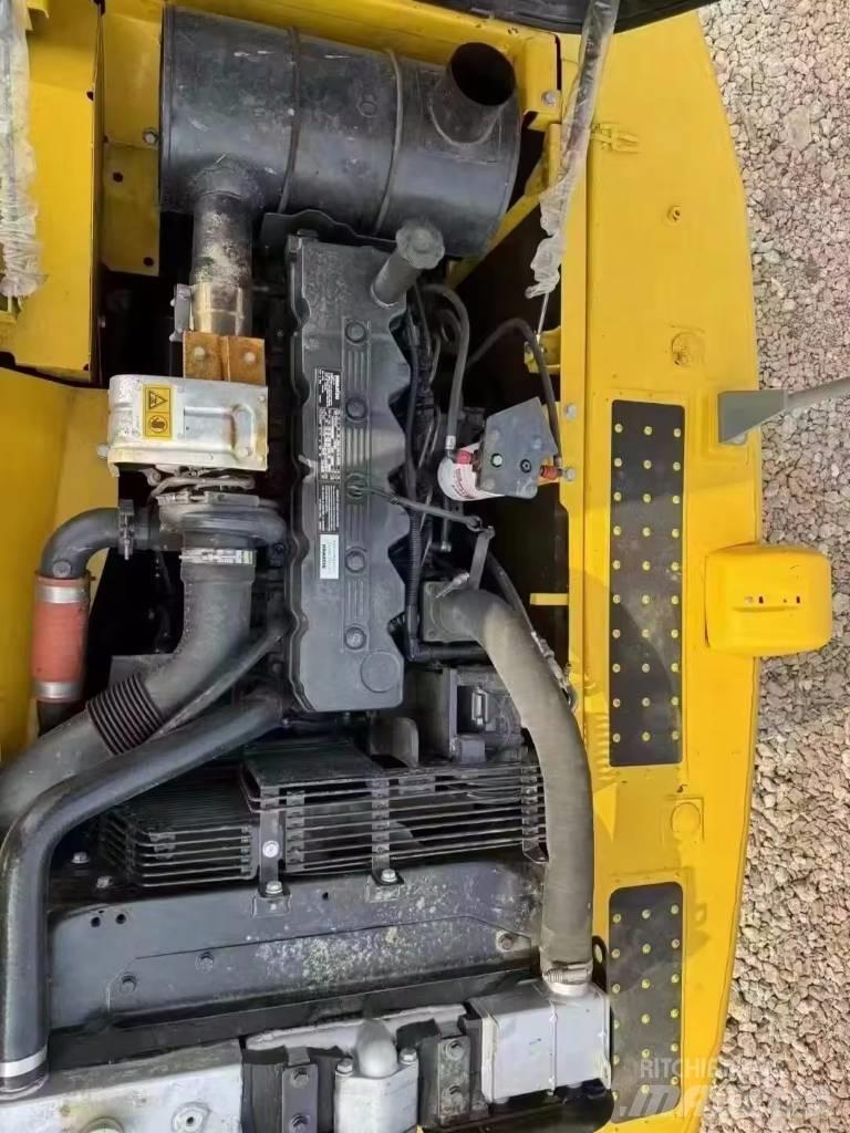 Komatsu PC 200 Paletli ekskavatörler