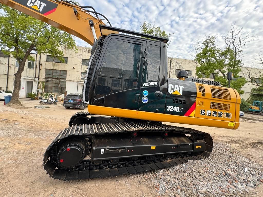 CAT 324 D2 L Paletli ekskavatörler