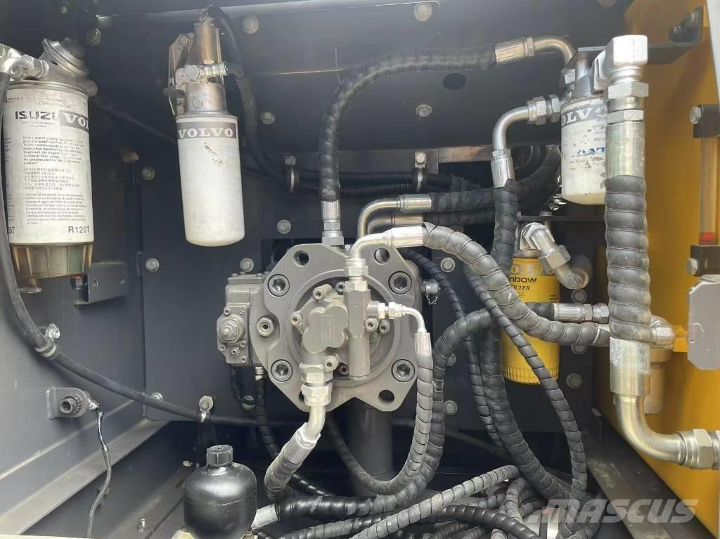 Volvo 210 Paletli ekskavatörler