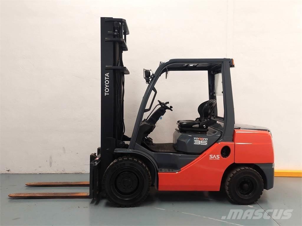 Toyota 52 8FDJF35 Dizel forkliftler