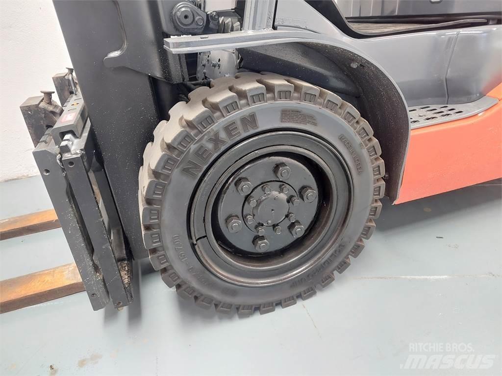 Toyota 52 8FDJF35 Dizel forkliftler