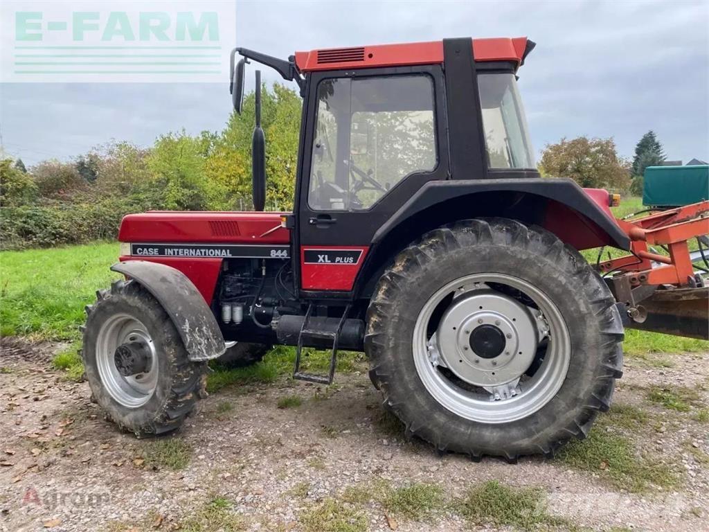 Case IH 844 a Traktörler