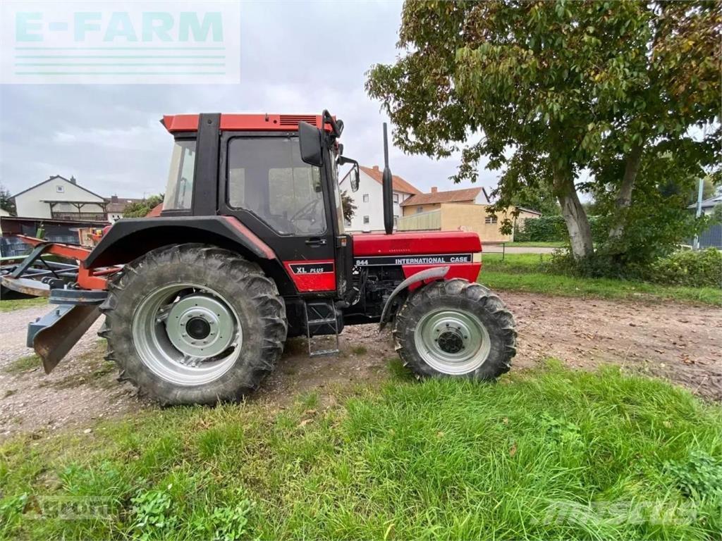 Case IH 844 a Traktörler