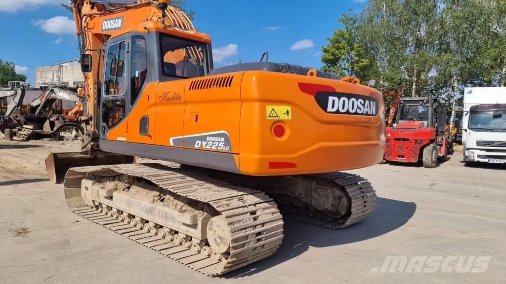 Doosan DX 225 Paletli ekskavatörler