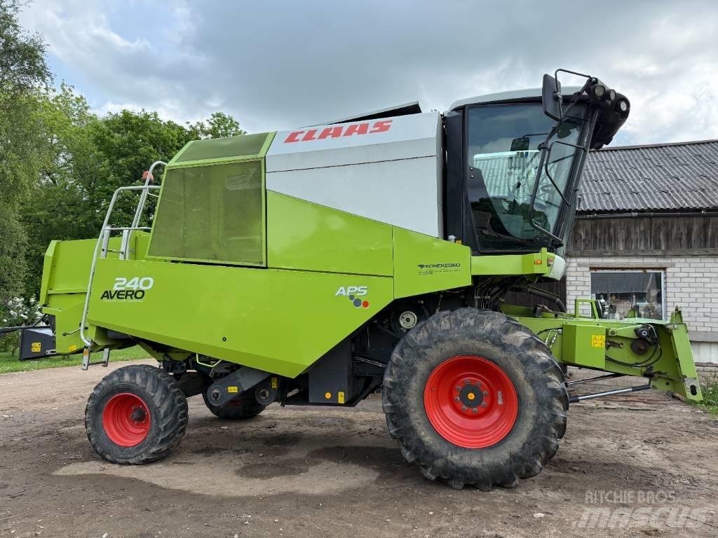 CLAAS Avero 240 Biçerdöverler