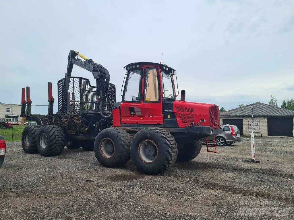 Komatsu 895 Tomruk yükleyici traktörler