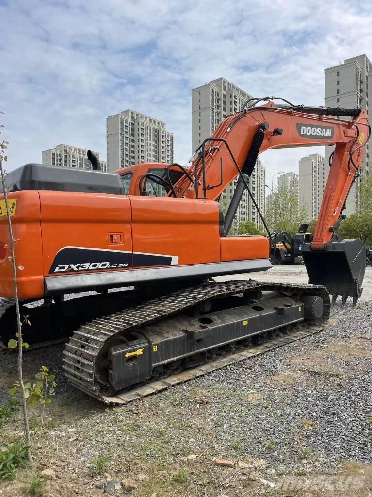 Doosan DX 300 LC Paletli ekskavatörler