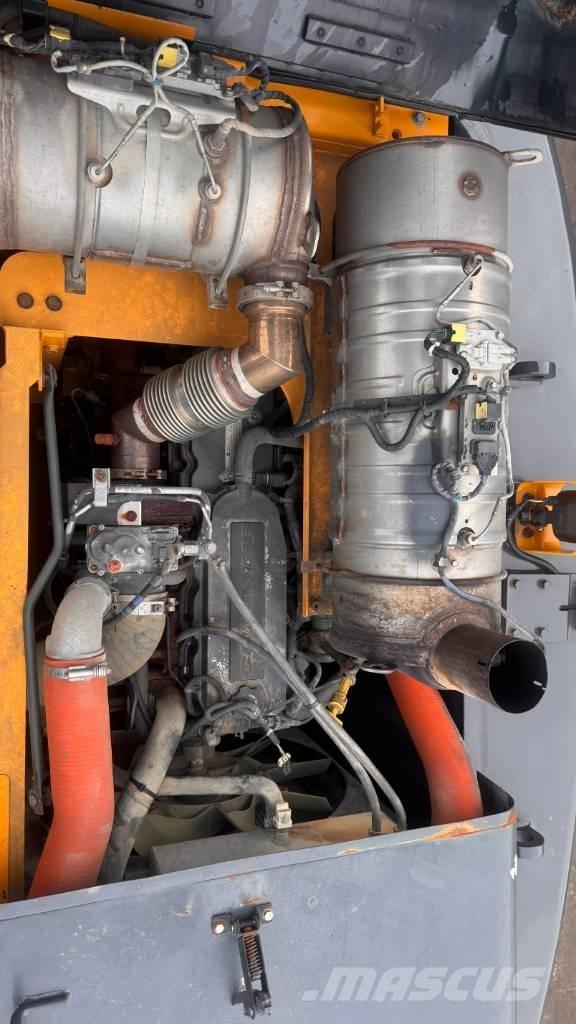 Hyundai HW 180 Lastik tekerli ekskavatörler