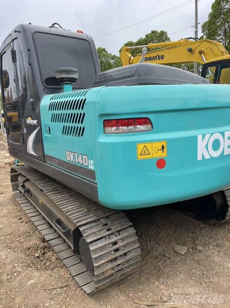 Kobelco SK140 Paletli ekskavatörler