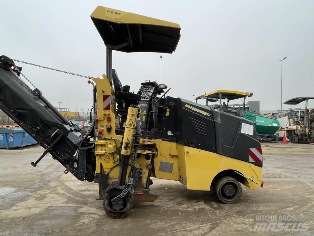 Bomag BM 500/15-2 Asfalt kaziyicilar