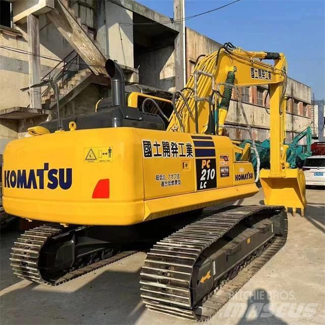 Komatsu PC 210 Paletli ekskavatörler