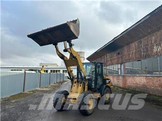 CAT 906 Tekerlekli yükleyiciler