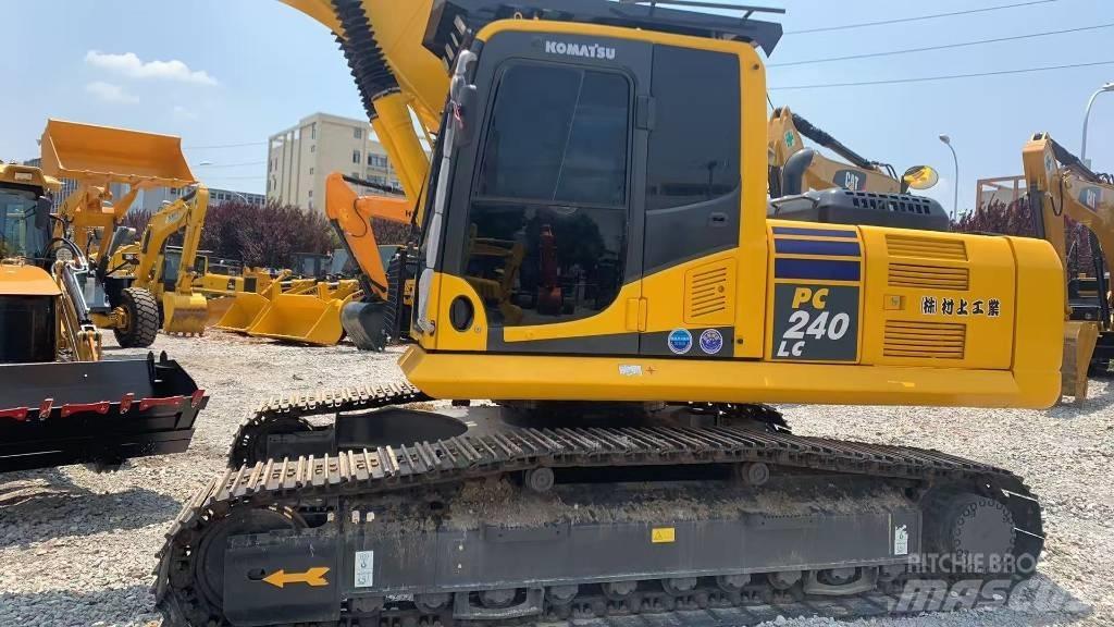 Komatsu PC 240 Paletli ekskavatörler