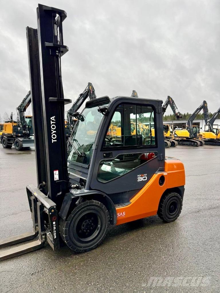 Toyota 02-8 FDF 30 Dizel forkliftler