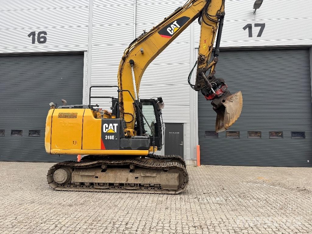 CAT 318 E L Paletli ekskavatörler