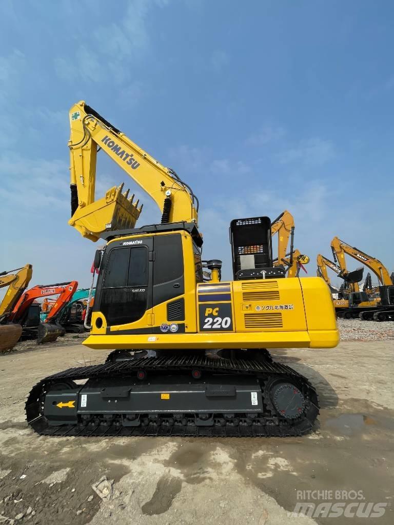Komatsu PC 220 Paletli ekskavatörler