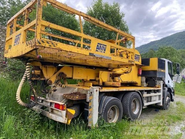 Iveco TRAKKER Araç üzeri vinçler