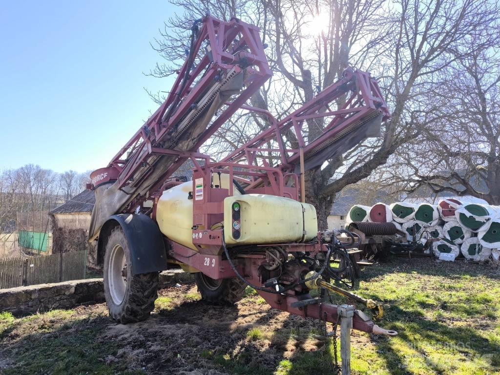 Hardi Commander 2800 Çekilir pülverizatörler