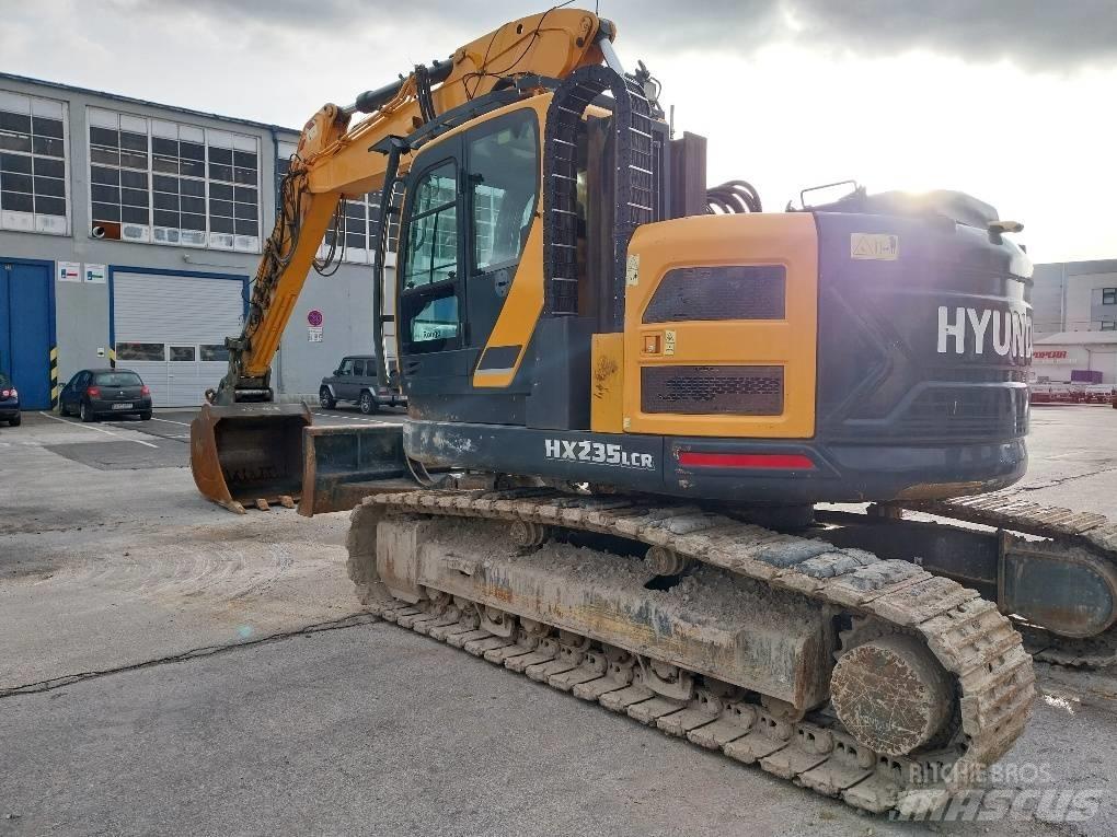 Hyundai HX 235 LCR Paletli ekskavatörler