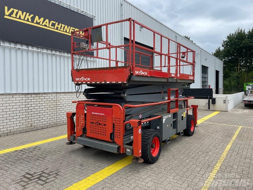 SkyJack SJ 9250 RT Makasli platformlar