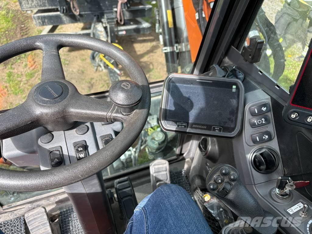 Develon DX 100 W-7 Lastik tekerli ekskavatörler