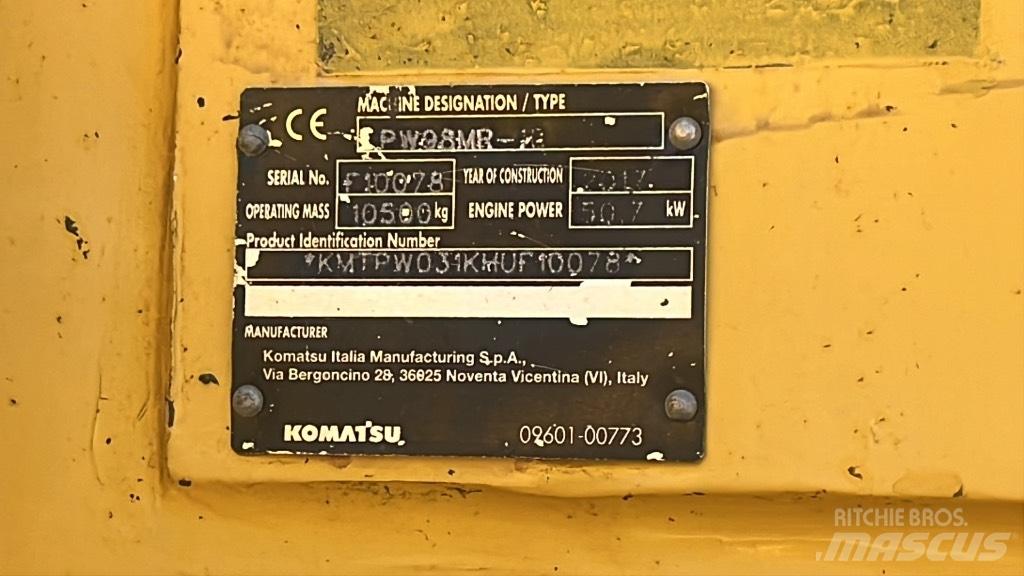 Komatsu PW 98 MR Lastik tekerli ekskavatörler