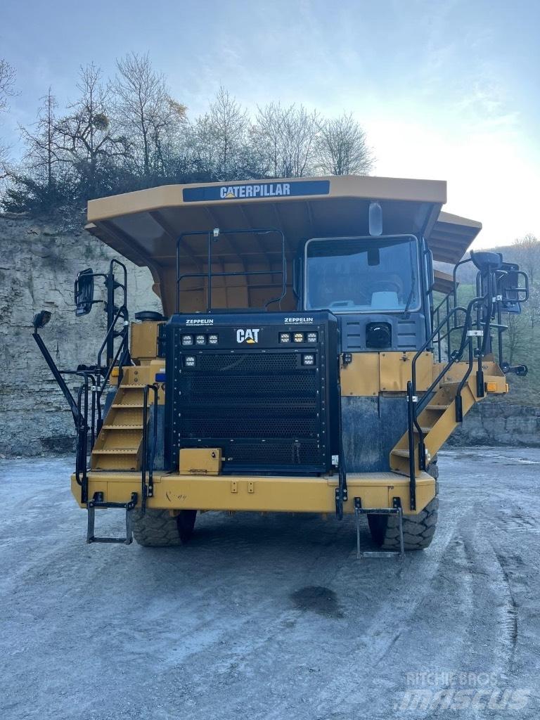 CAT 775 G Yol disi kaya kamyonu