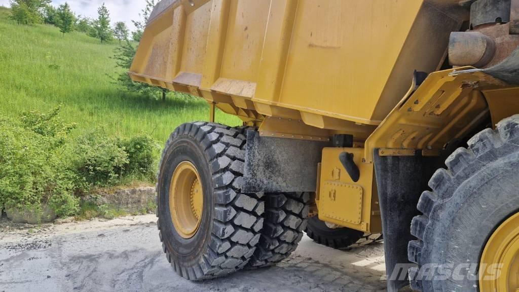 CAT 775 G Yol disi kaya kamyonu