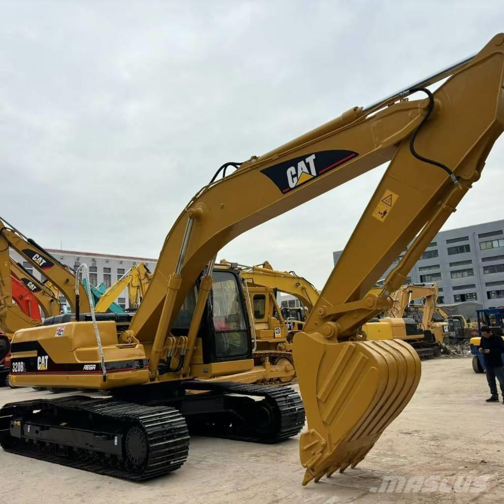 CAT 320BL Paletli ekskavatörler