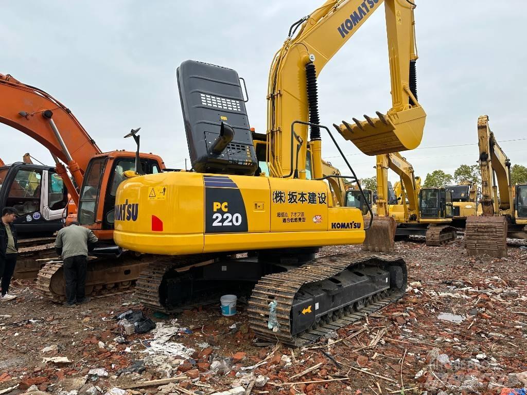 Komatsu PC 220-8M0 Paletli ekskavatörler