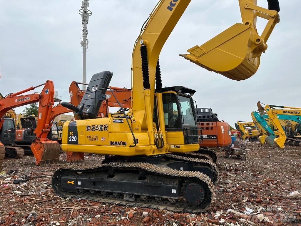 Komatsu PC 220-8M0 Paletli ekskavatörler