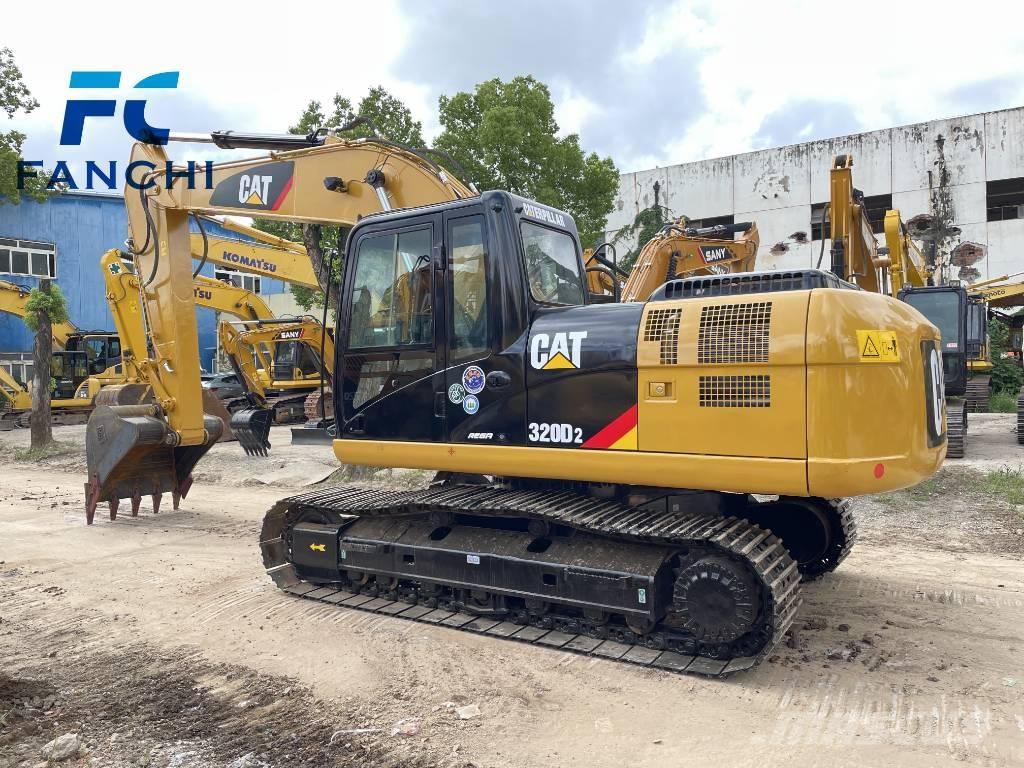 CAT 320 D2 Paletli ekskavatörler