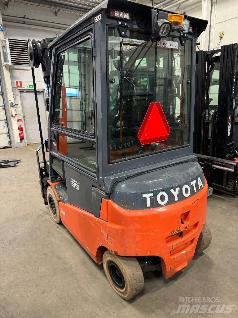 Toyota 8FBMKT25 Elektrikli forkliftler