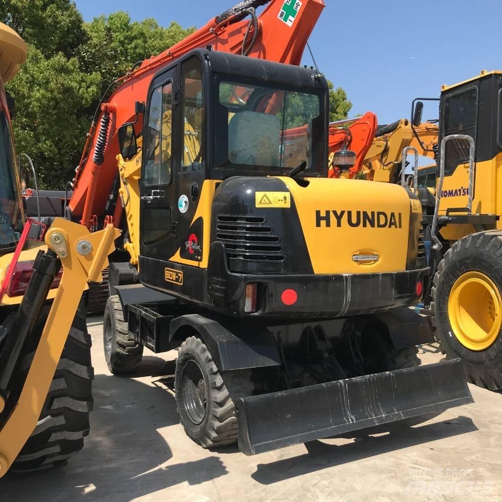 Hyundai 60 W Lastik tekerli ekskavatörler