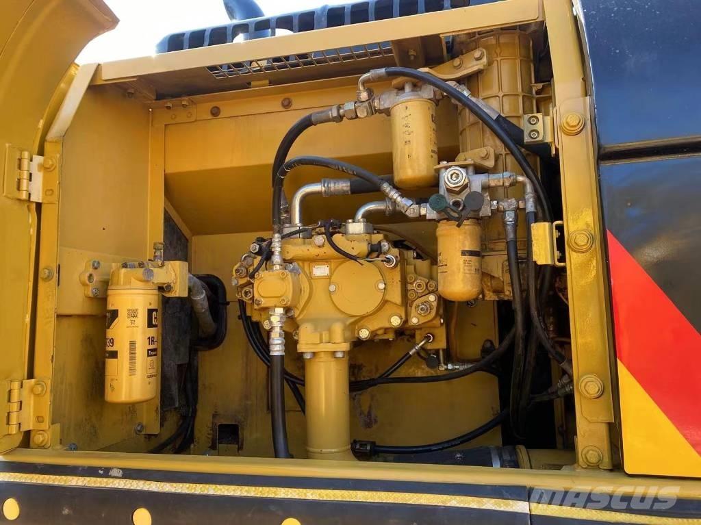 CAT 325 D Paletli ekskavatörler