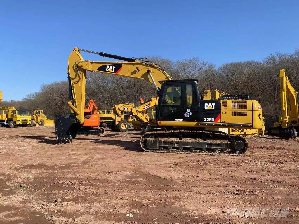 CAT 325 D Paletli ekskavatörler