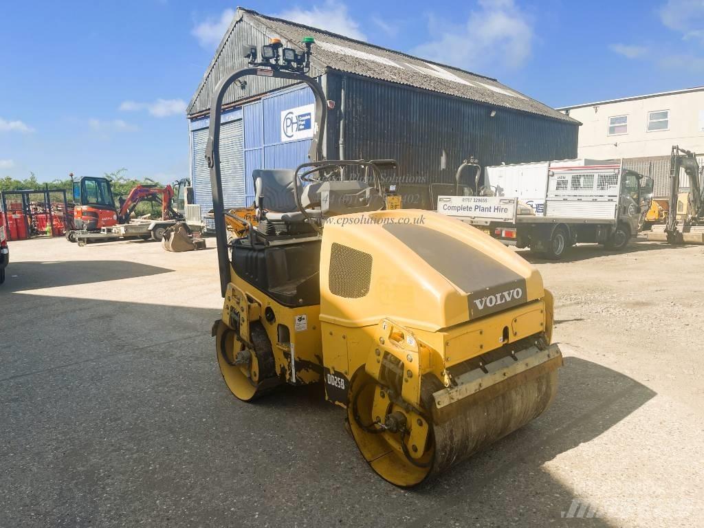 Volvo DD 25 B Çift tamburlu silindirler