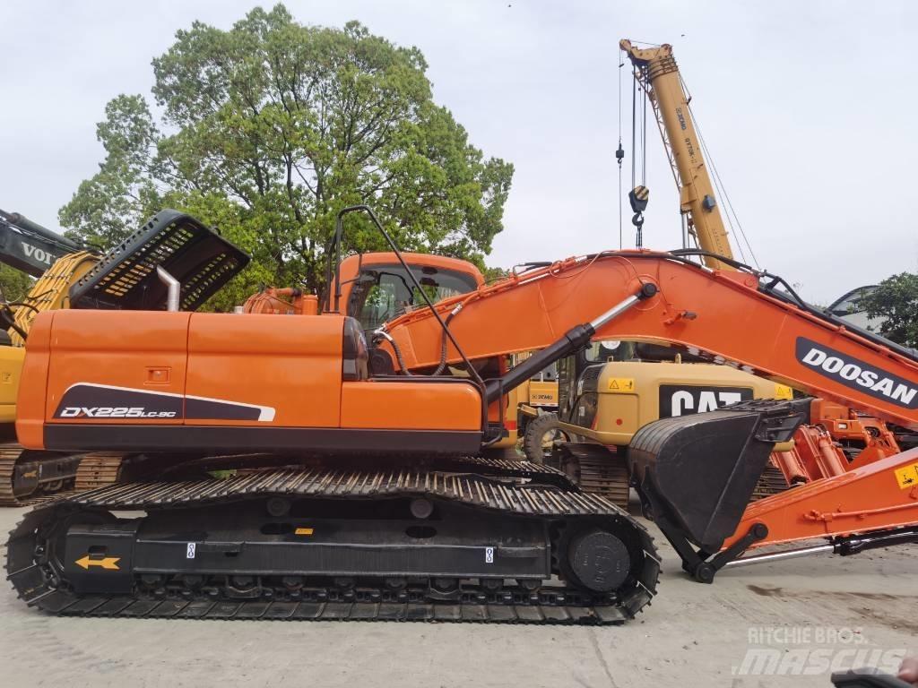 Doosan DX 225 LC-9 Paletli ekskavatörler