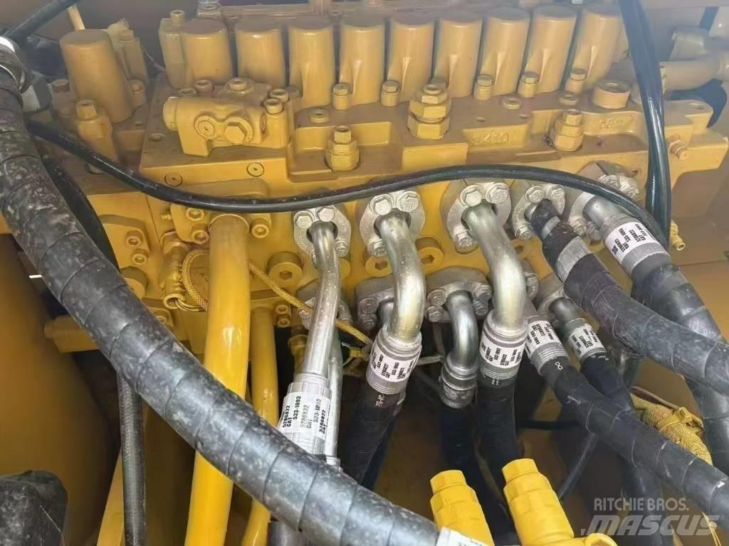 CAT 323GC Paletli ekskavatörler