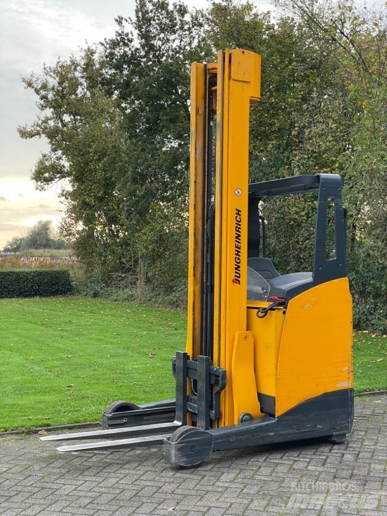 Jungheinrich ETV 114 Reach truck - depo içi istif araçları