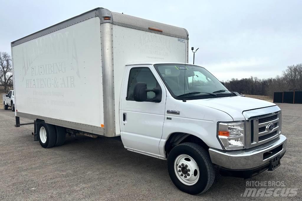 Ford E 350 SD Kapali kasa kamyonlar
