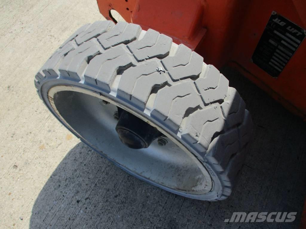 JLG E400 AJPN (687) Kompakt kendinden tahrikli personel platformları