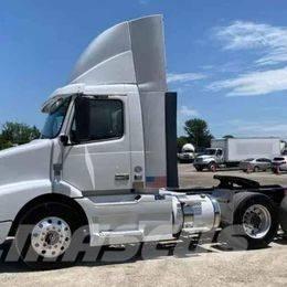 Volvo VNL 64T200 Çekiciler