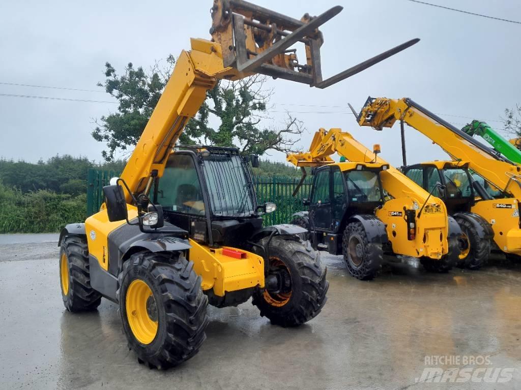 JCB 541-70 Tarimsal teleskopik yükleyiciler