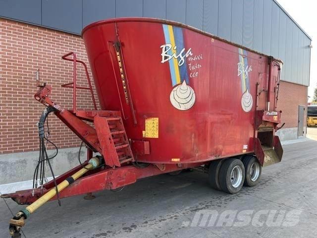 Peecon 26M³ Mikser besleyiciler