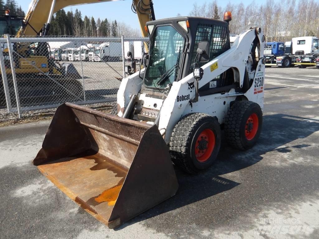 Bobcat S250 Skid steer loderler