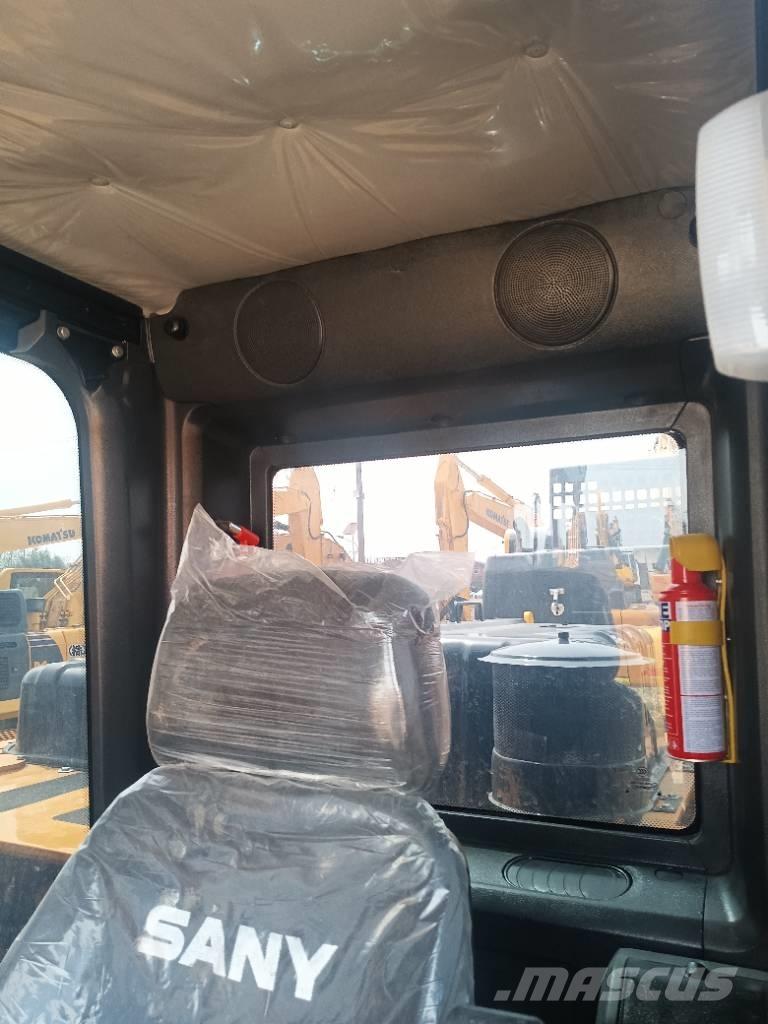 Sany SY 215 C Paletli ekskavatörler