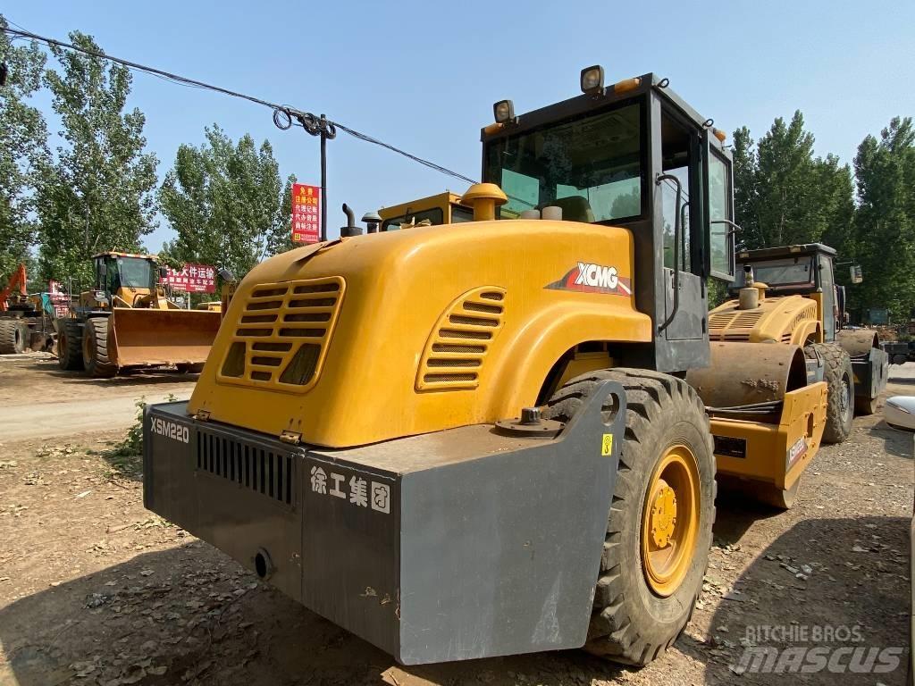 XCMG XSM 220 Tek tamburlu silindirler