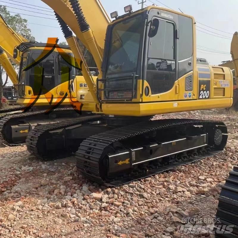 Komatsu PC 200 Paletli ekskavatörler